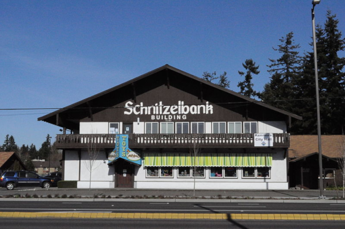 Schnitzelbank building in Kenmore with Snapadoodle Toys, German architecture from Germany